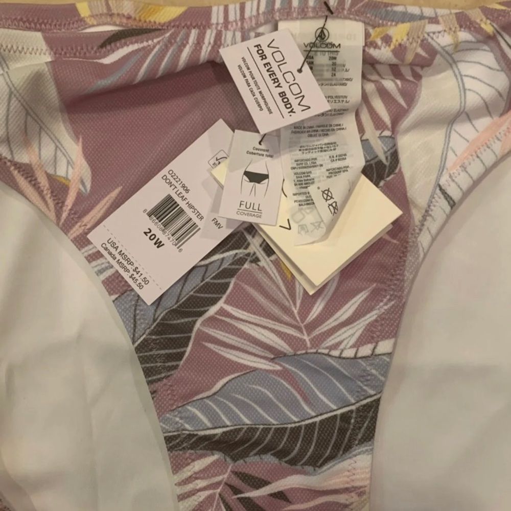 NWT Volcom Junior's Plus Size Women's 20W
